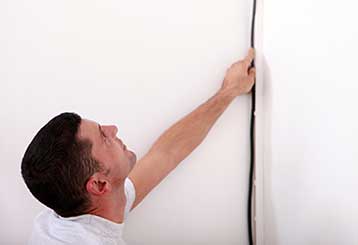 Why You Should Consider Replacing Your Old Wallpaper | Drywall Repair & Remodeling Calabasas, CA